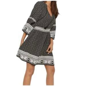 H&M Black and White Bohemian Style Dress Size 6 Elastic Waistband 3/4 Sleeve